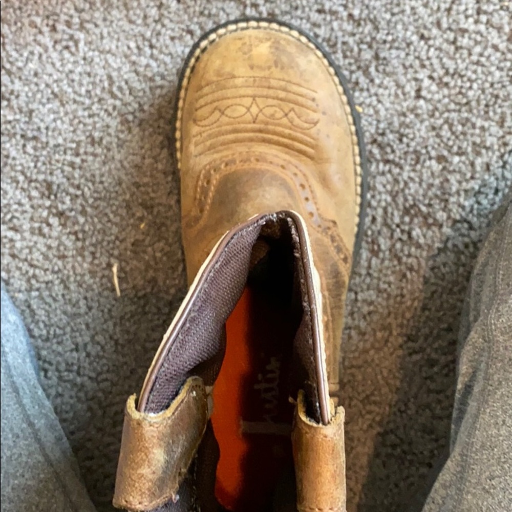 Boots - Picture 3 of 3
